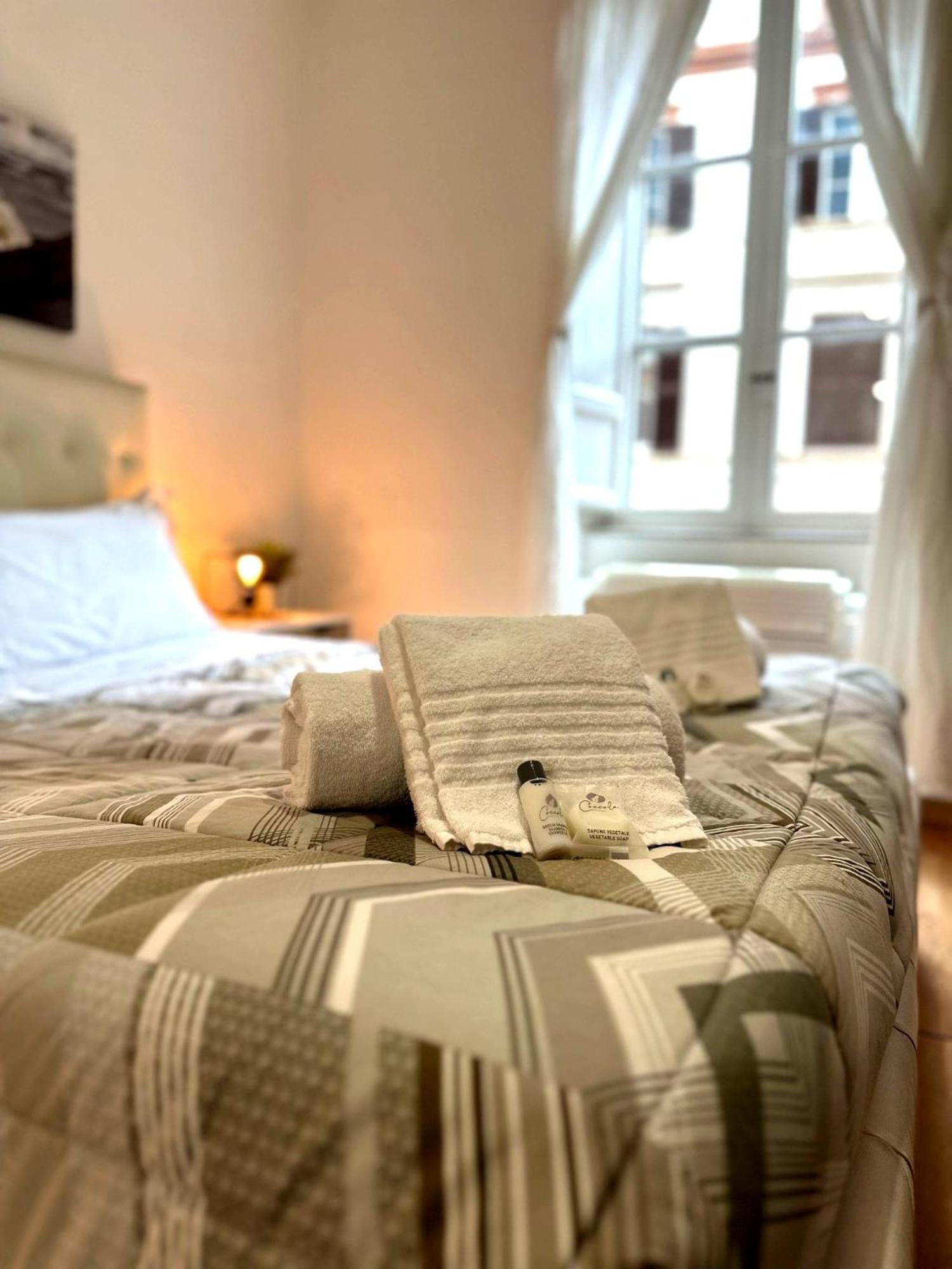 Apartment By The Colosseum - White Chic Flats Rome Exterior photo